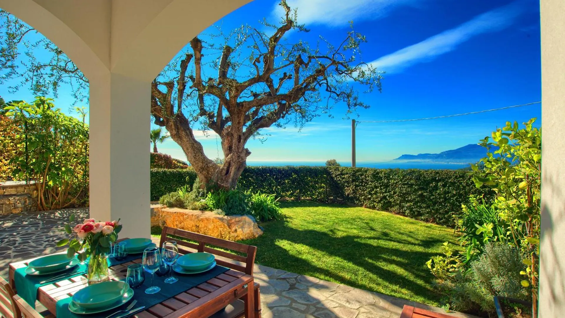 Casa Con 2 Camere Da Letto,Piscina Jacuzzi Ac Wifi E Bici Elettriche Bordighera 0*,