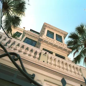 Virginia Aparthotel